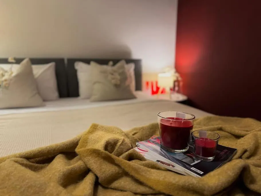 Cherry - Prague Apartment